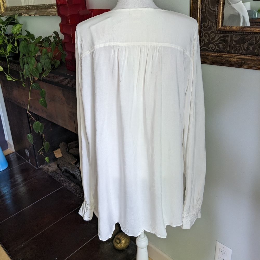 Sundance Cream Ruffle Front Blouse - Picture 4 of 8